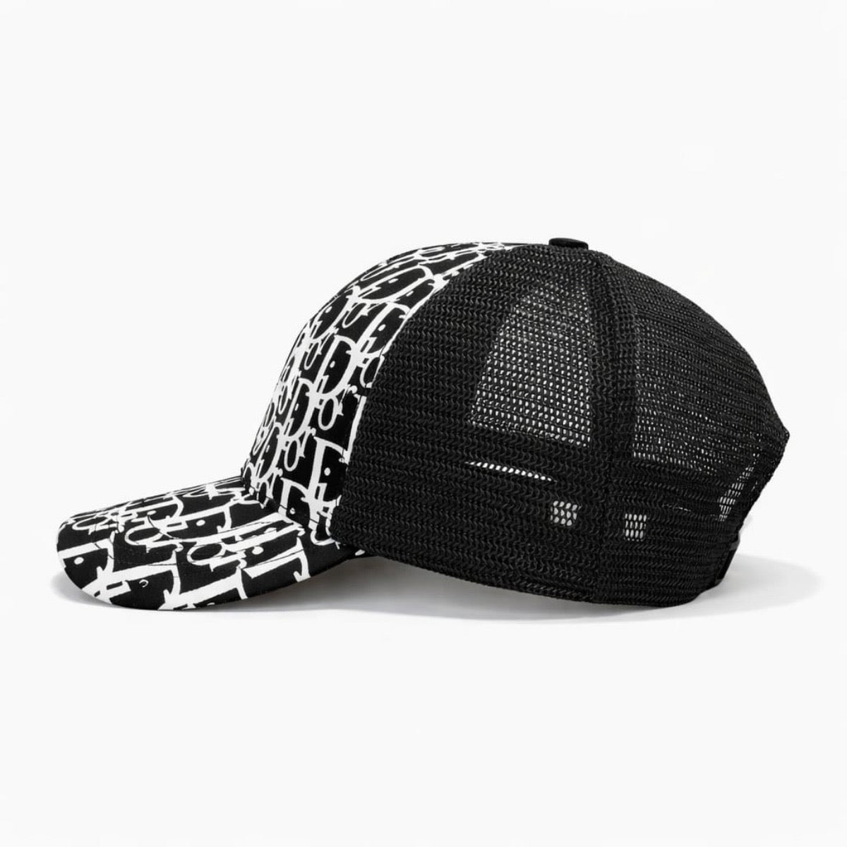 Dior black and white Oblique trucker cap.