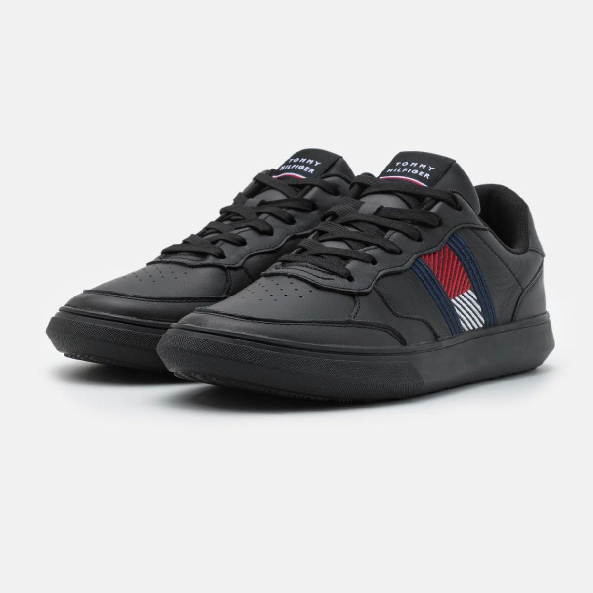 Tommy Hilfiger Essential Flag Leather Sneakers in Black