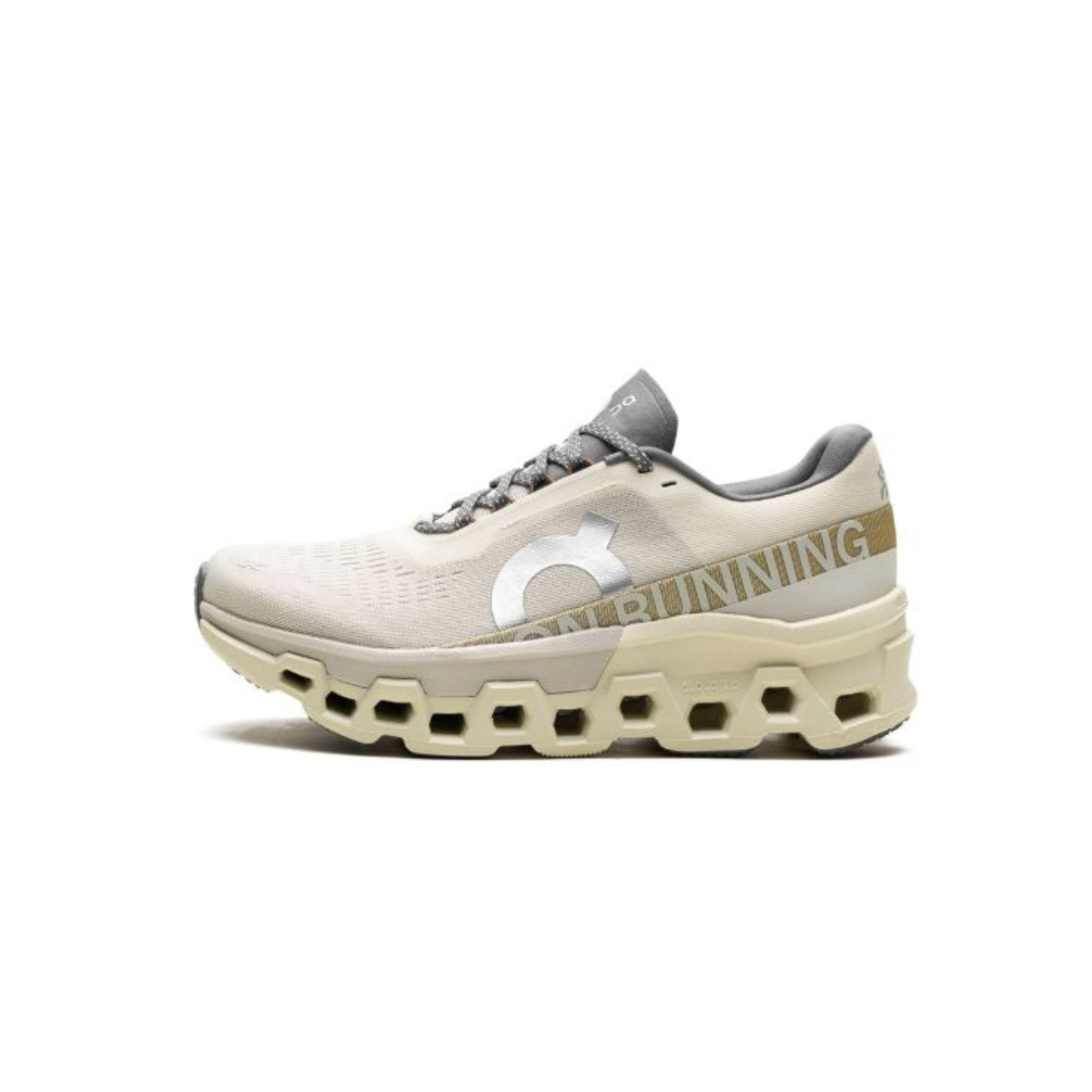 تشغيل Cloudmonster 2 باللون البيج