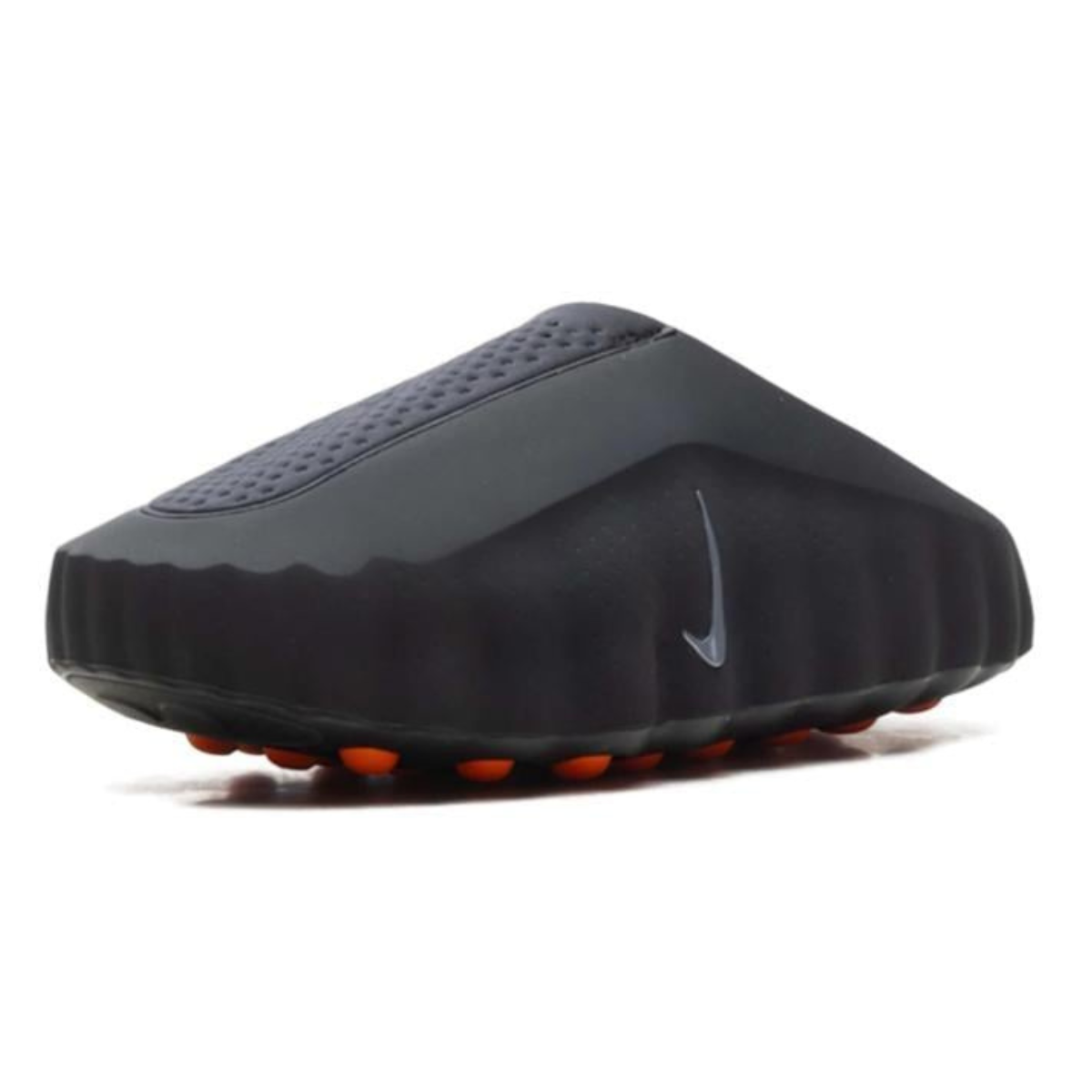 Nike Mind 001 slide in the Black/Chrome/Hyper Crimson colorway.