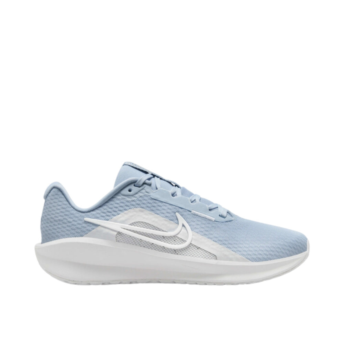 حذاء جري Nike Downshifter 13 Road باللون الأزرق الفاتح