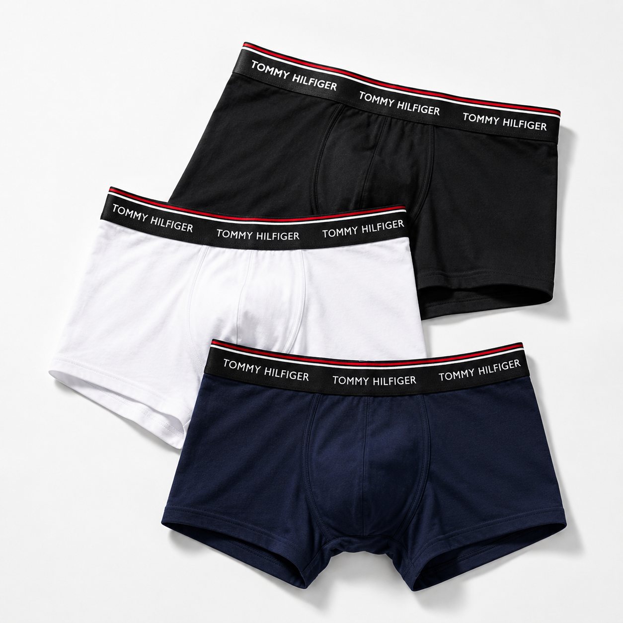 Tommy Hilfiger boxer shorts feature a logo-branded elastic